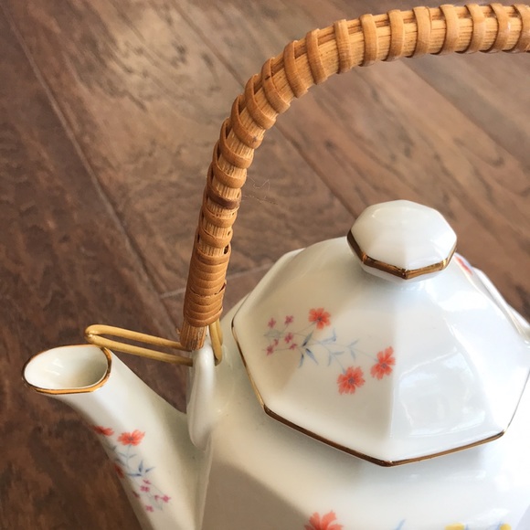 Floral Japanese Teapot - Picture 5 of 9